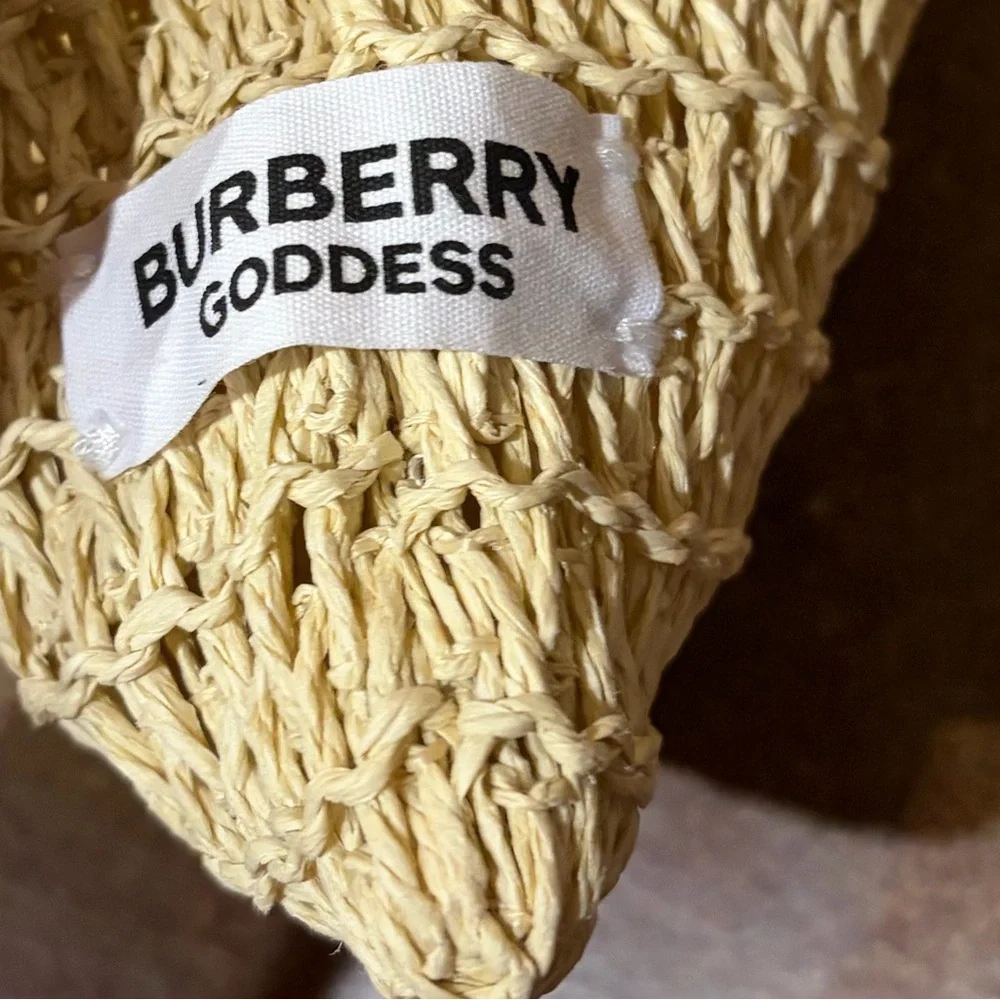 Burberry Goddess Woven Straw Tote Bag Natural Crochet Market summer